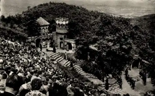 Ak Thale im Harz, Bergtheater, Zuschauer, Aufführung, Naturkulisse,  Architektur