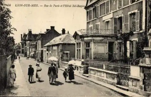 CPA Lion sur Mer, Rue de Paris, Hotel Bel Respire
