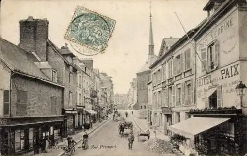 Ak Honfleur Calvados, Strasse Rue Prémord, Kirchturm, Hotel Paix, Szenen des Alltags