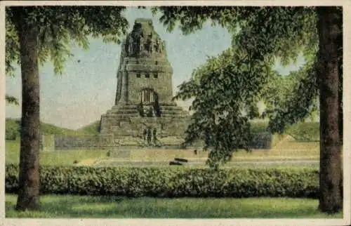 Ak Südvorstadt Leipzig in Sachsen, Völkerschlachtdenkmal, Grünanlagen, Bäume, Historisches Denkma