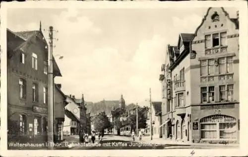 Ak Waltershausen in Thüringen, Bahnhofstraße mit Café Jungheinrich