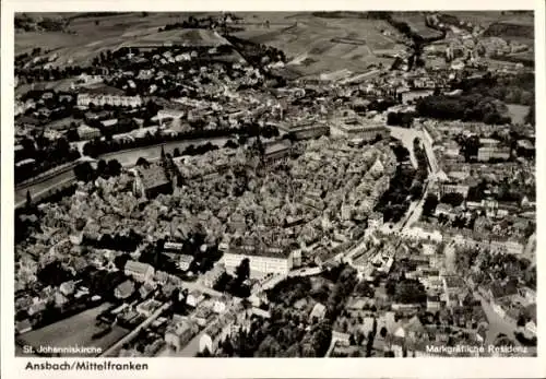 Ak Ansbach in Mittelfranken Bayern, Luftaufnahme, St. Johanniskirche,  Markgräfliche Residenz