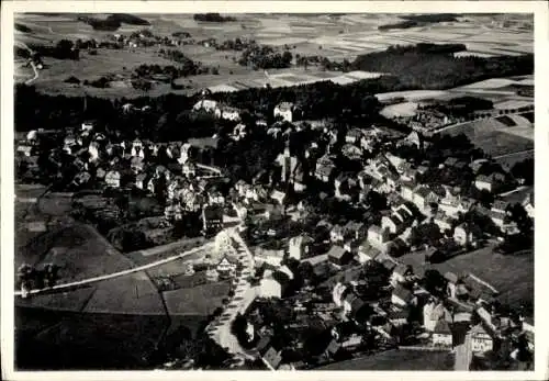 Ak Bad Steben in Oberfranken, Luftaufnahme, Wohngebäude, grüne Felder, Landschaft, schwärzliches 