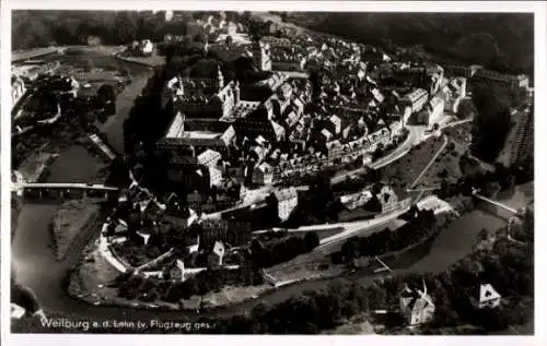 Ak Weilburg an der Lahn Hessen, Luftaufnahme von Weilburg,  Architektur, Flüsse, beeindruckende L
