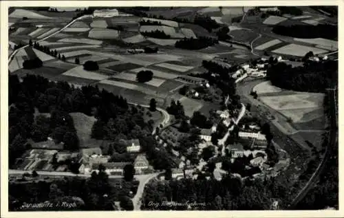Ak Janowice Wielkie Jannowitz am Riesengebirge Schlesien, Luftaufnahme, Natur, Felder, Wohngebäud