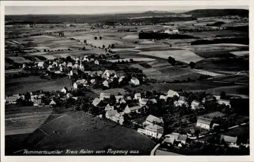Ak Pommertsweiler Abtsgmünd Ostalbkreis, Luftaufnahme,  Häuser, Felder, Landschaft