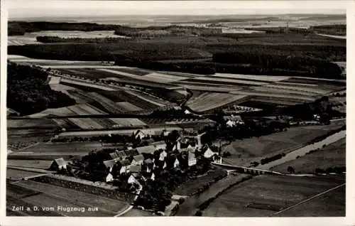 Ak Zell an der Mosel, Luftaufnahme von Zell a. D., Felder, Dörfer, Wälder, schwarz-weiß
