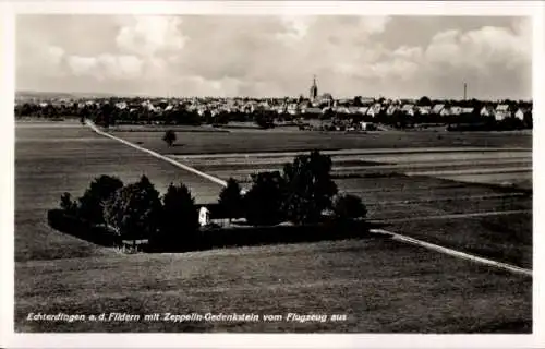 Ak Leinfelden Echterdingen auf den Fildern , Landschaftsaufnahme, Zeppelin-Gedenkstein, Flugzeugp