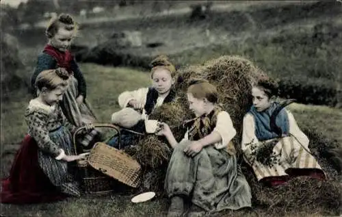 Ak Oberhessische Volkstrachten, Kinder, Korb, Milch