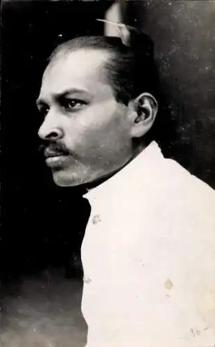 Ak Inder, Portrait