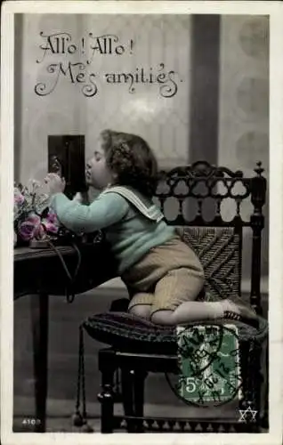 Ak Kind beim Telefonieren, Telefon, Blumen, Stuhl