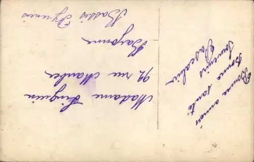 Ak Frau beim Telefonieren, Telefon, Blumen, Tisch