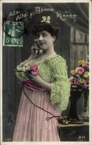 Ak Glückwunsch Neujahr, Frau beim Telefonieren