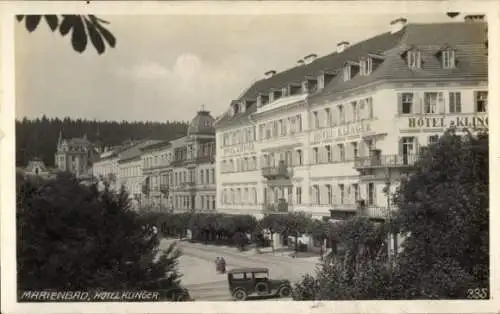 Ak Mariánské Lázně Marienbad Region Karlsbad, Hotel Klinger, historische Architektur, Bäume, S...