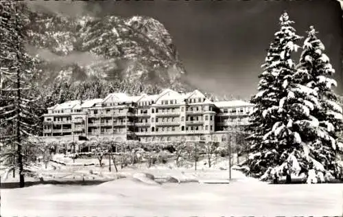 Ak Garmisch Partenkirchen in Oberbayern, Golfhotel Sonnenbichl, Winter