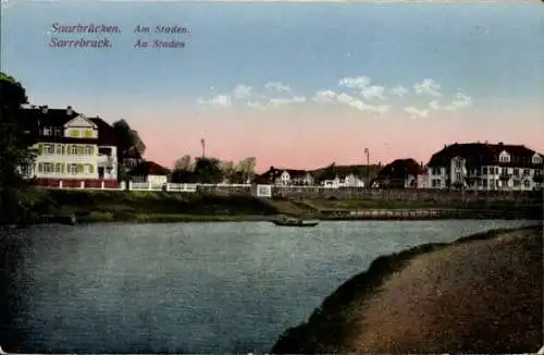 Ak Saarbrücken im Saarland, Flussansicht, Häuseransicht, sanfte Farben, Postkarte, historische...