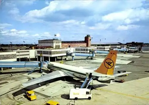 Ak Riem München Bayern, Flughafen, Passagierflugzeuge