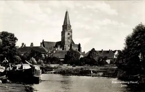 Ak Brandenburg an der Havel, Dom, Stadtansicht am Wasser, Boote, Wolken