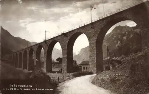 Ak Frutigen Kt. Bern Schweiz, Viaduc du Lötschberg, Lötschbergbahn, Bahnviadukt