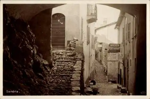 Ak Gandria Lago di Lugano Tessin Schweiz, Gasse in  ANCIEN RESTAURANT, steinige Treppe