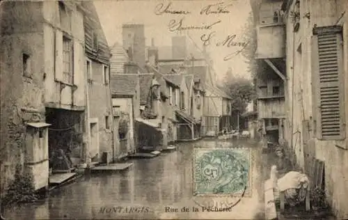 Ak Montargis Loiret, Ansicht von Rue de la Pêcherie, Wasserwege, alte Architektur