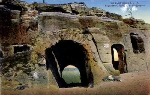 Ak Blankenburg am Harz, Regenstein, Gang zur Burgkapelle, Felsen, Höhlen