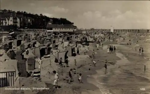 Ak Ostseebad Bansin auf Usedom, Strandansicht, Urlauber am Meer, Strandkörbe, Ostseebad Bansin