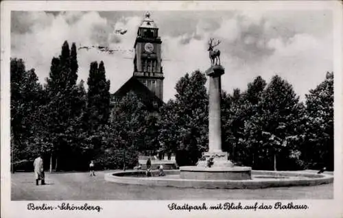 Ak Berlin Schöneberg, Stadtpark, Säule mit Hirsch, Rathaus