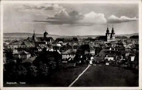 Ak Bayreuth in Oberfranken, Stadtansicht von  alte Häuser, Wolken über der Stadt