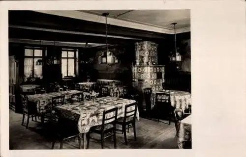 Ak Bad Herrenalb im Schwarzwald, Historische Klosterschenke, Innenraum, Tische, Stühle