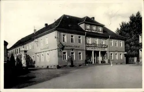 Ak Bad Klosterlausnitz in Thüringen, Gasthaus Friedrichshof, Tankstelle, Zapfsäule