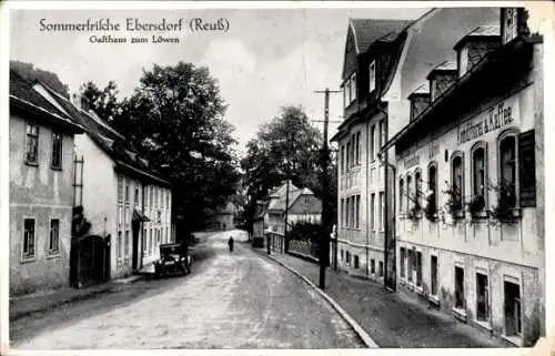 Ak Ebersdorf in Thüringen, Sommerfrische Ebersdorf, Gasthaus zum Löwen, Straße, Bäume