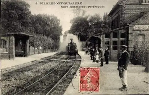 Ak Pierrepont sur Avre Somme, Bahnhof Hargicourt Pierrepont, Bahnsteig, Dampflokomotive