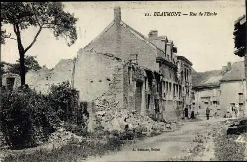 Ak Beaumont-en-Argonne, Rue de l'Ecole, Kriegszerstörungen, I WK