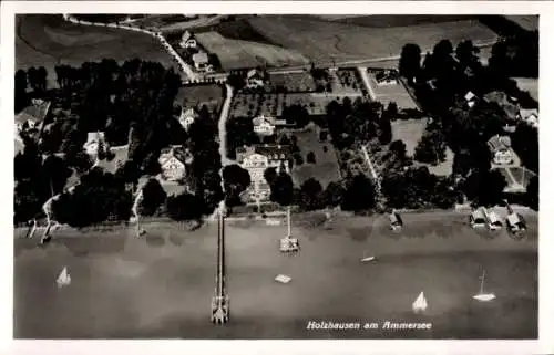 Ak Holzhausen Utting am Ammersee Bayern, Luftaufnahme von Holzhausen, Ammersee, Wasser, Häuser, B