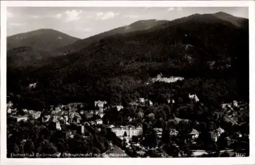 Ak Blauen Badenweiler im Schwarzwald, Thermalbad Badenweiler, Berg Hochblauen, Luftaufnahme