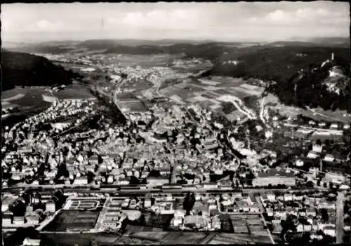 Ak Ebingen Albstadt in Württemberg, Luftaufnahme von  hügelige Landschaft, Häuseransichten, klare