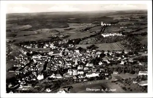 Ak Ellwangen a. d. Jagst Ostalbkreis, Fliegeraufnahme der Stadt