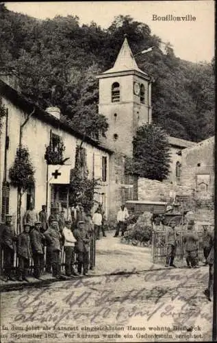 Ak Bouillonville Meurthe et Moselle, Dorfansicht, Kirche, Soldaten, Denkmal, Sanitätsgebäude