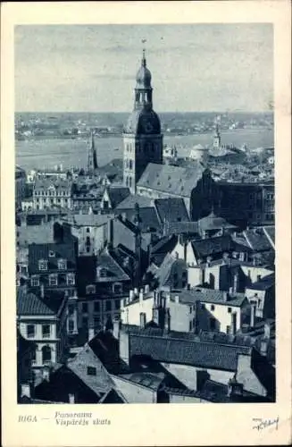 Ak Riga Lettland, Panoramablick auf  Kirchturm im Vordergrund, schwarz-weiße Fotografie