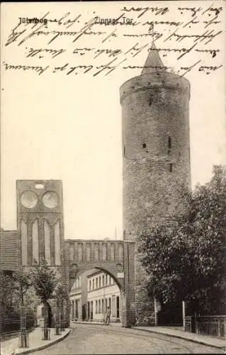Ak Jüterbog in Brandenburg, Eingangstor, Turm,  Architektur, Stadtbild