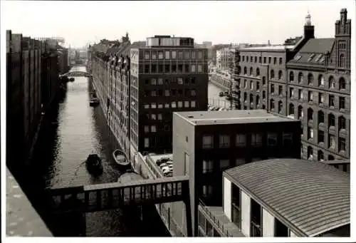 Ak Hamburg Mitte Altstadt, Schwarze und weiße Aufnahme, Kanal,  Speichergebäude, Schiffe