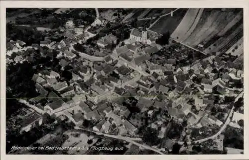 Ak Bad Neuhaus Bad Neustadt an der Saale Unterfranken, Luftaufnahme, Häuser, Kirche, Landschaft, 