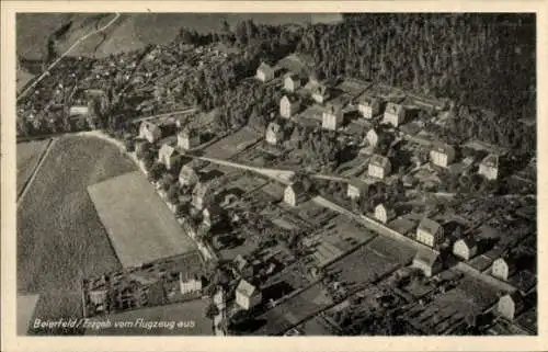 Ak Beierfeld im Erzgebirge Sachsen, Luftaufnahme von  Erzgebirge, Gebäude, Natur, 