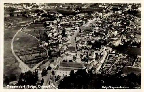 Ak Deggendorf im Bayerischen Wald Niederbayern, Fliegeraufnahme