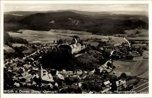 Ak Wörth an der Donau Oberpfalz Bayern, Landschaft mit Wörther Schloss, viele Häuser, Felder, Wal