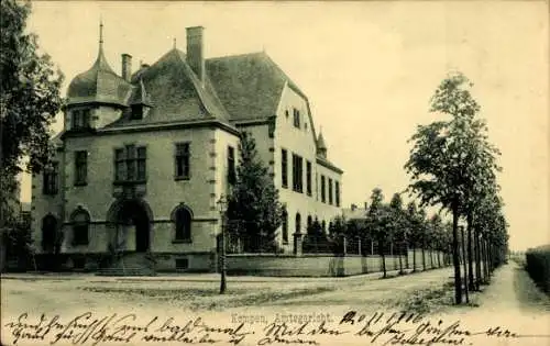 Ak Kempen am Niederrhein, Amtsgericht, Architektur, Bäume, Weg, 