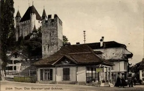 Ak Thun Kanton Bern Schweiz,   Berntor, Schloss