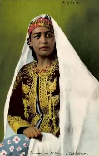 CPA Alger Algérie, Femme en costume d'intérieur