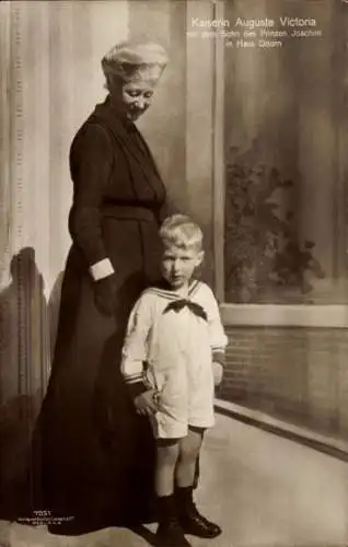 Ak Kaiserin Auguste Viktoria, Exil im Haus Doorn, Sohn des Prinzen Joachim, Liersch 7951